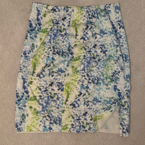 Ann Taylor pencil skirt size 4 - Picture 2 of 4